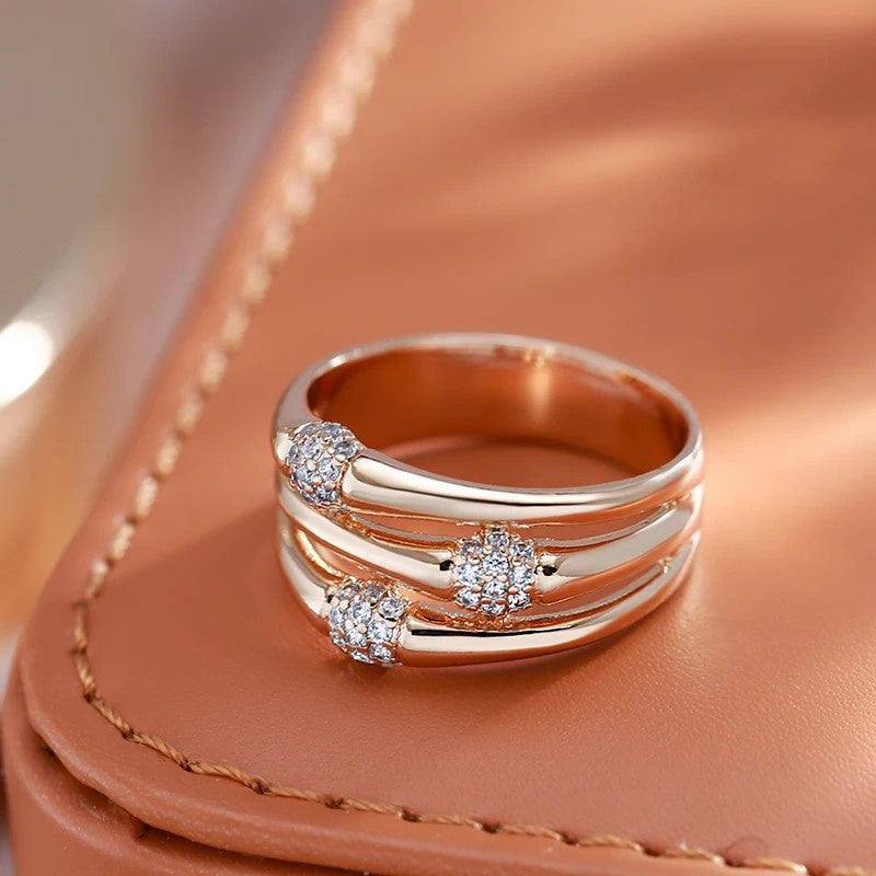 Zircon Retro Exaggerated High-grade Hollow Rose Gold Closed Ring
